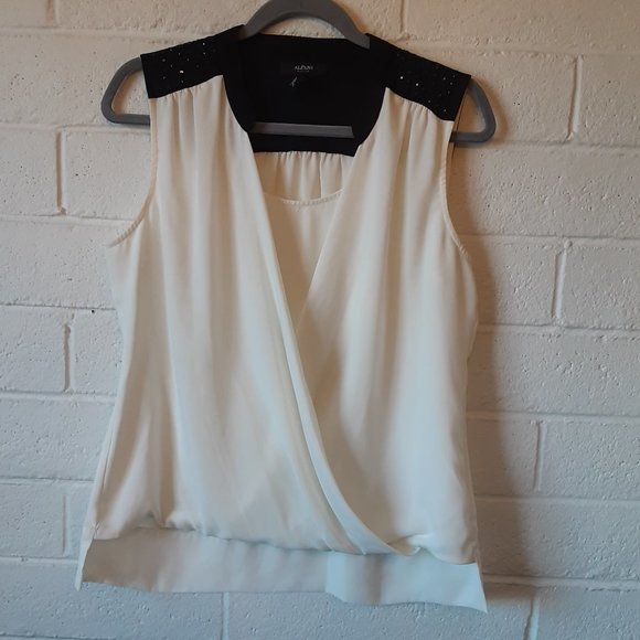 Alfani Tops - 💗 Alfani Sleevless Blouse